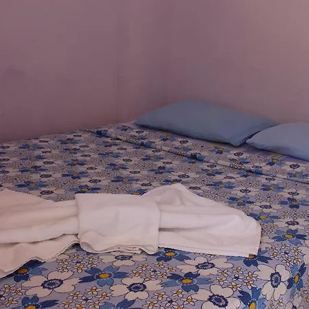 Eysan Guest house *