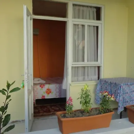 Eysan Guest house